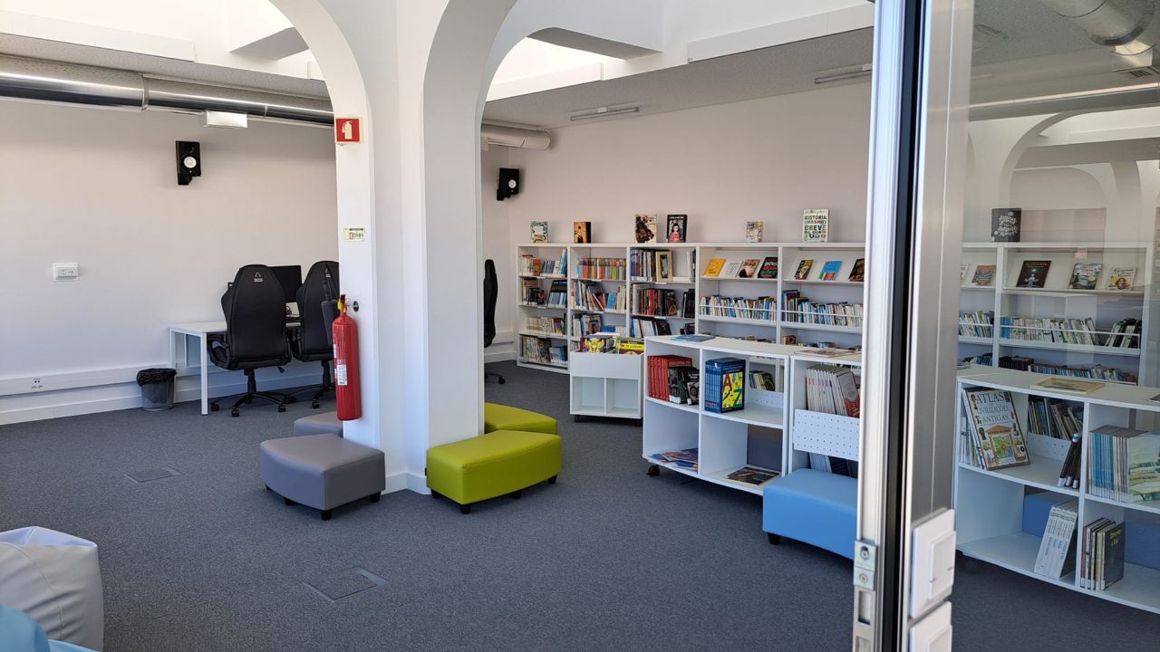 Biblioteca Municipal de Peniche, equipada pela Culturalis Borgeaud