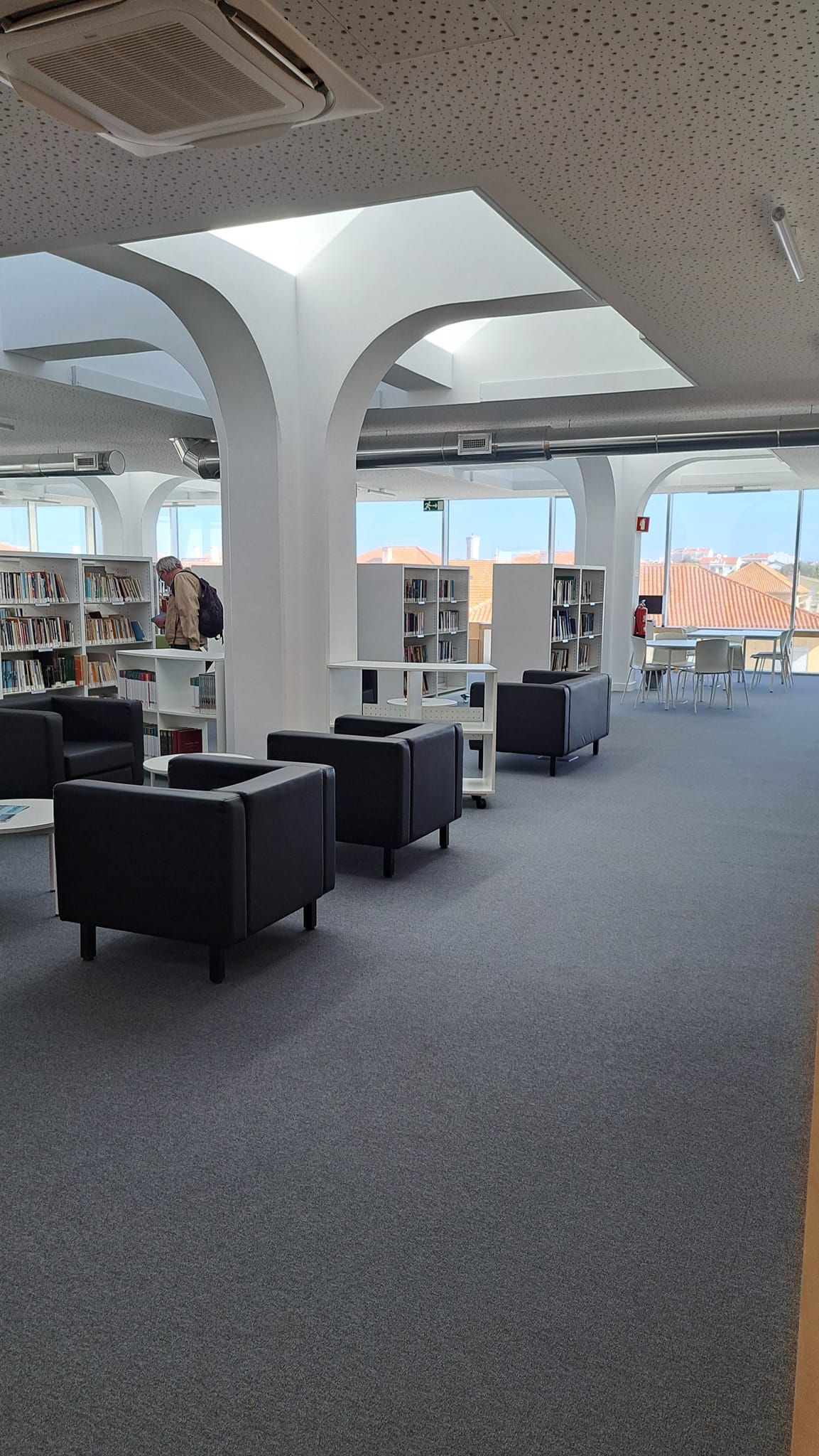 Biblioteca Municipal de Peniche, equipada pela Culturalis Borgeaud