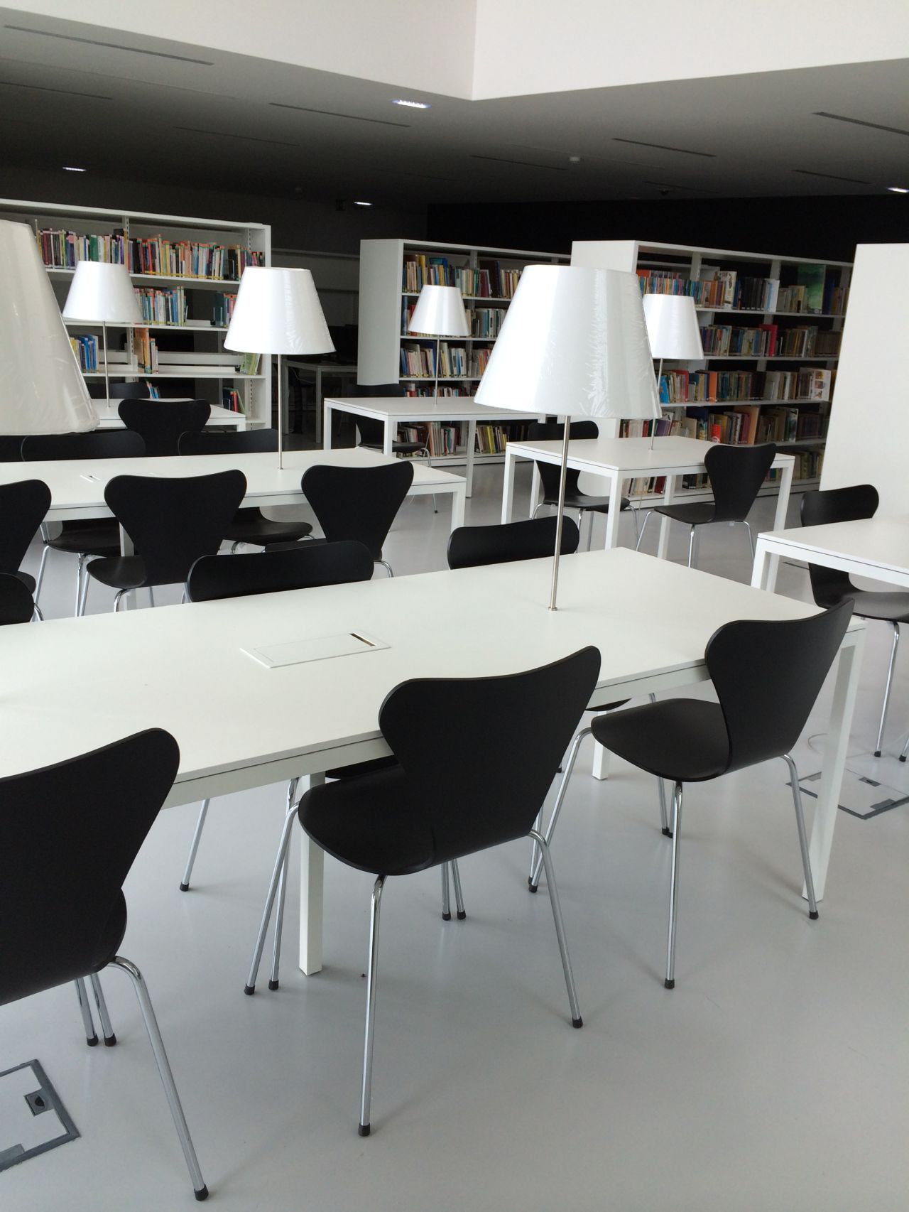 Biblioteca Municipal de Vila Franca de Xira – Fábrica das Palavras — fotografia 12 de 62
