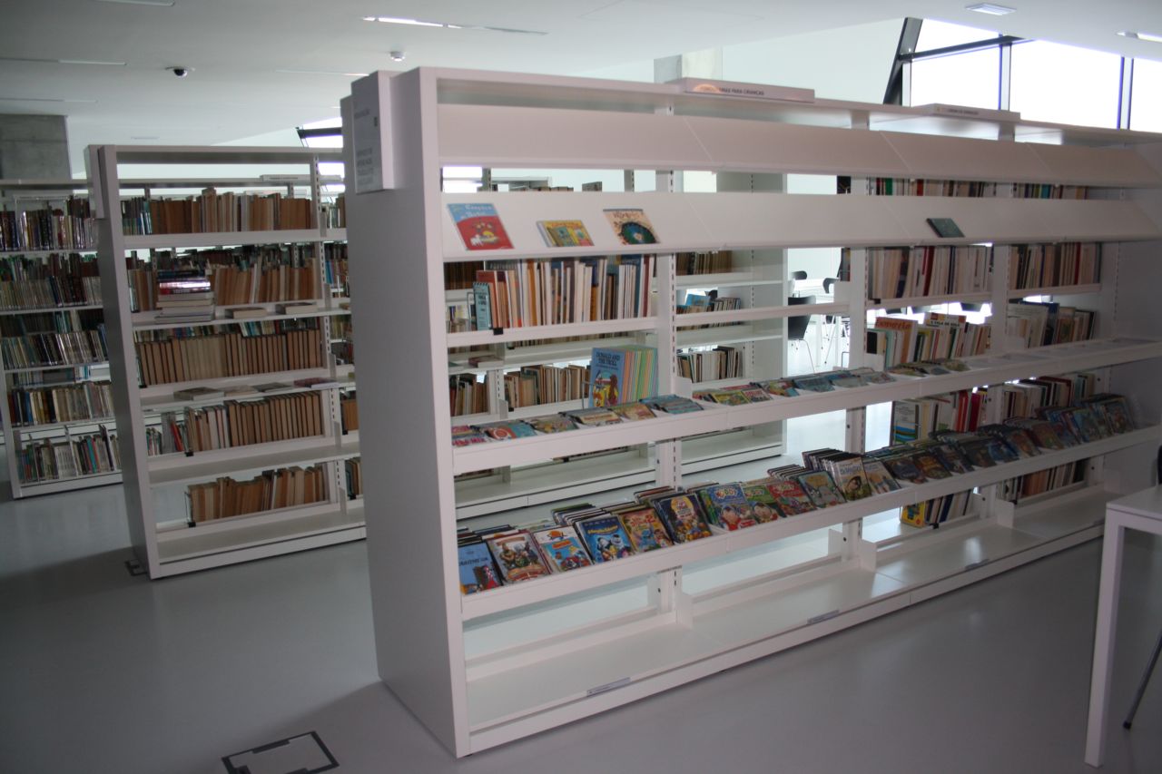 Biblioteca Municipal de Vila Franca de Xira – Fábrica das Palavras — fotografia 35 de 62