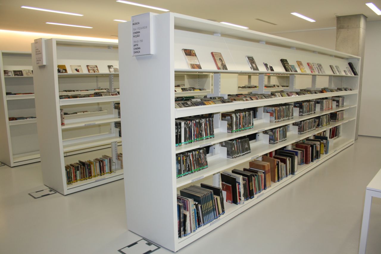 Biblioteca Municipal de Vila Franca de Xira – Fábrica das Palavras — fotografia 44 de 62