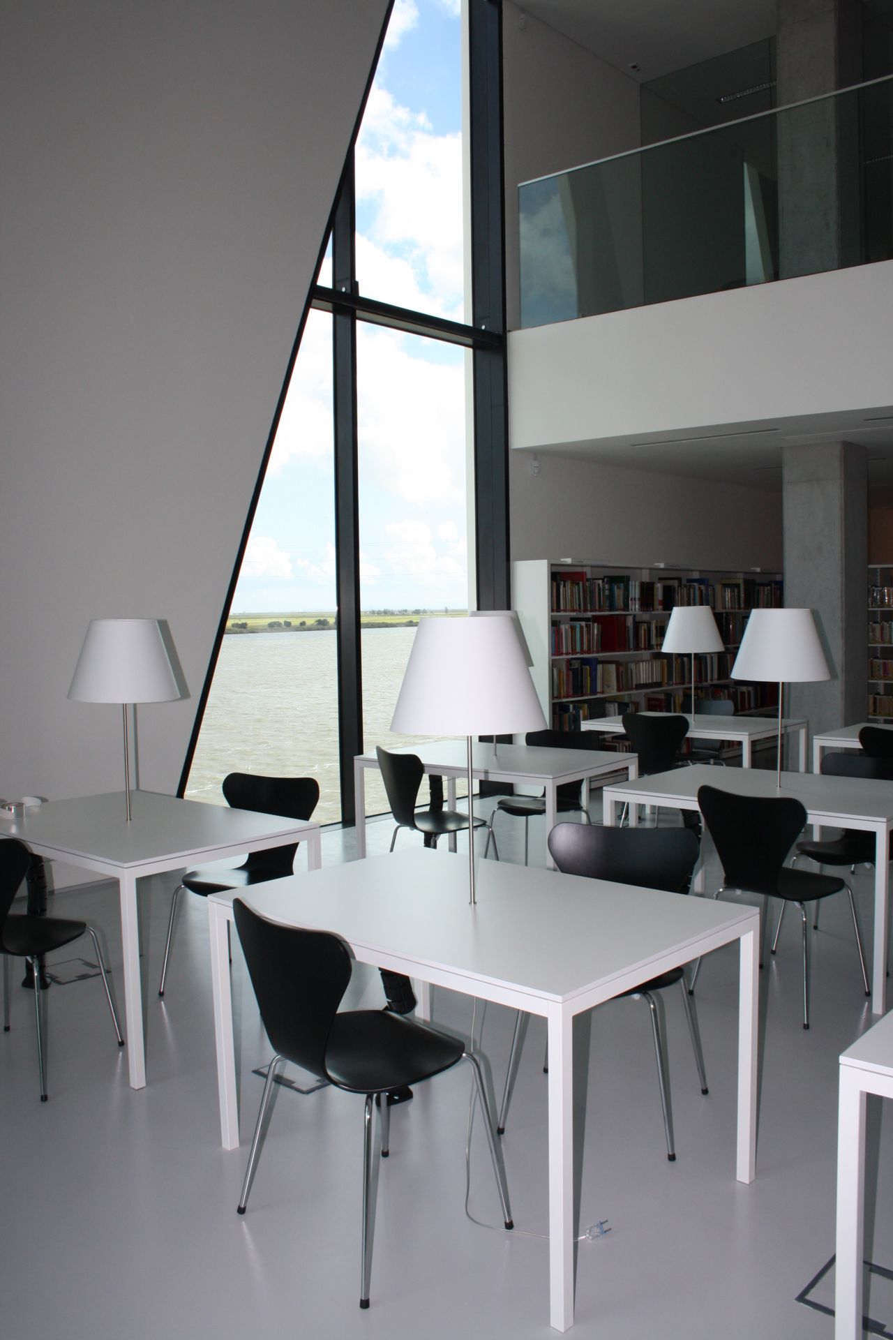 Biblioteca Municipal de Vila Franca de Xira – Fábrica das Palavras — fotografia 50 de 62