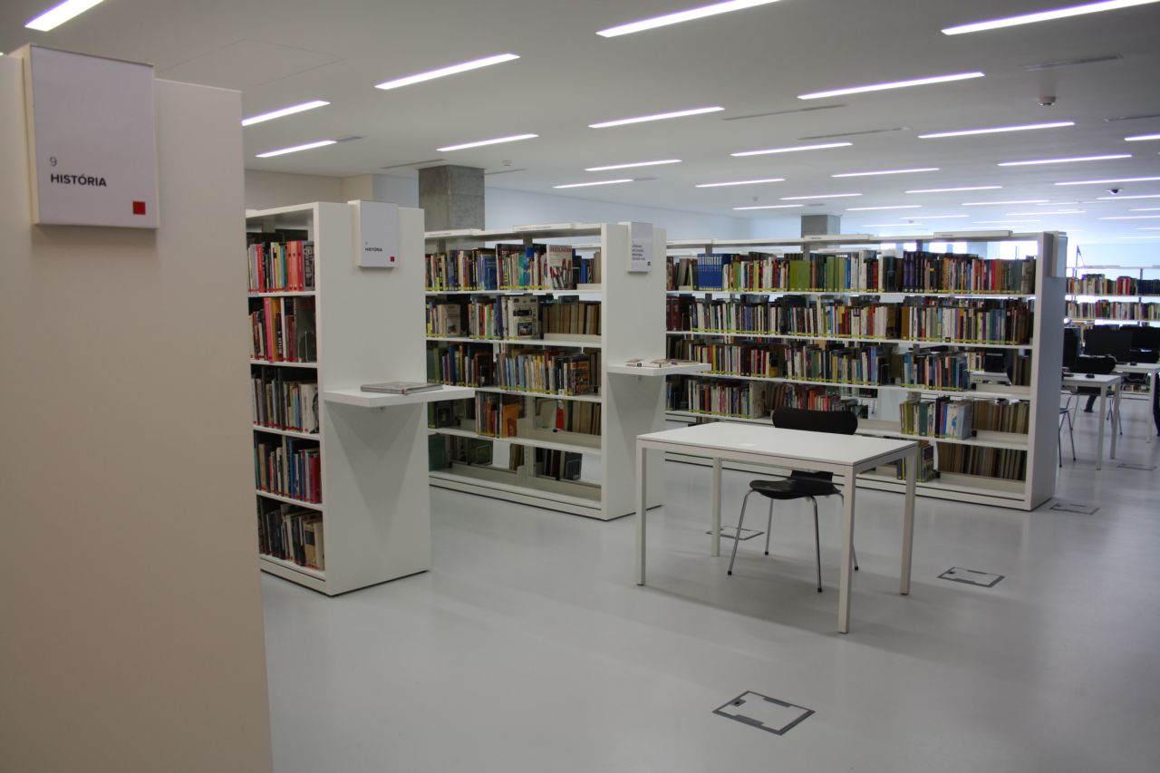 Biblioteca Municipal de Vila Franca de Xira – Fábrica das Palavras — fotografia 52 de 62
