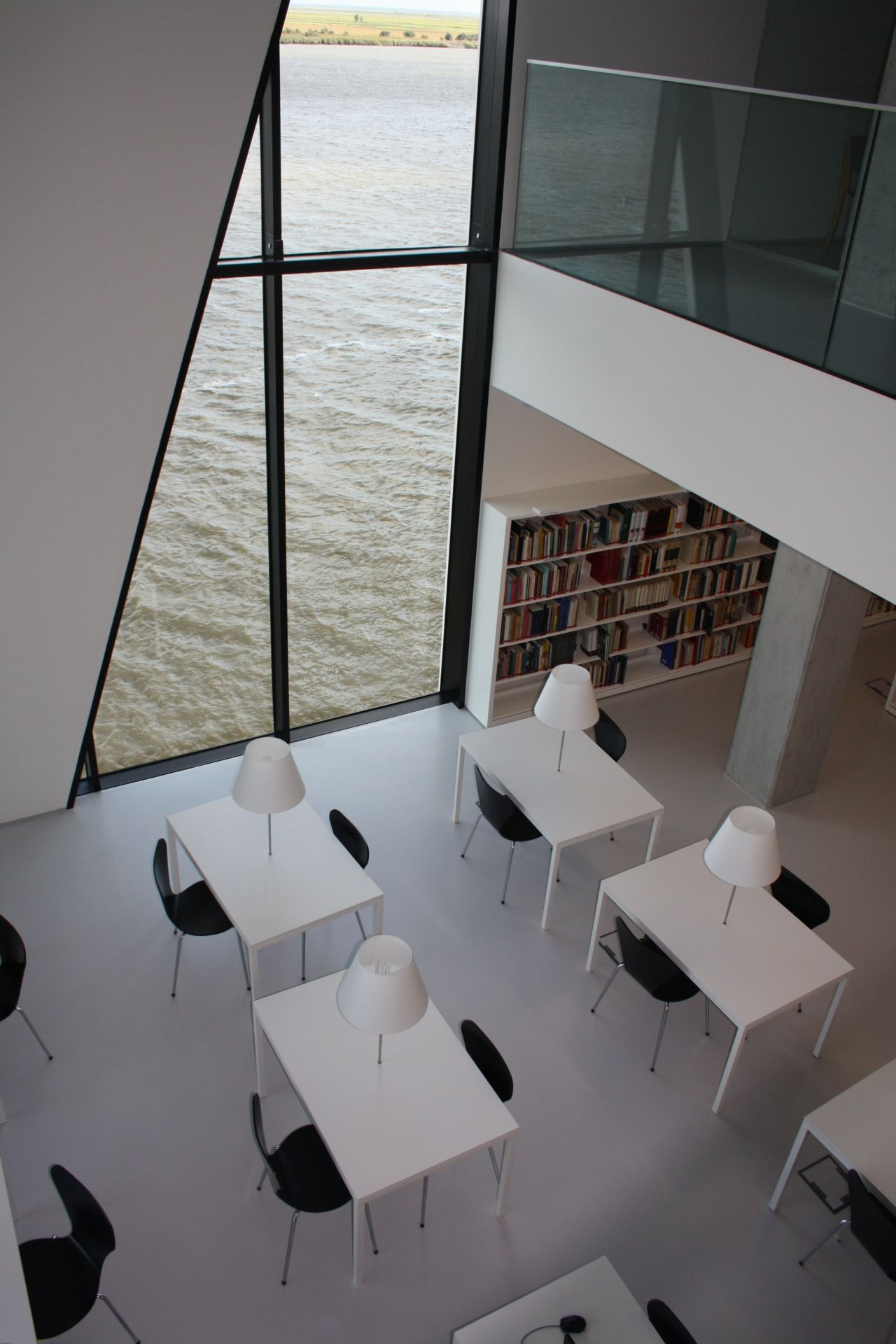 Biblioteca Municipal de Vila Franca de Xira – Fábrica das Palavras — fotografia 53 de 62